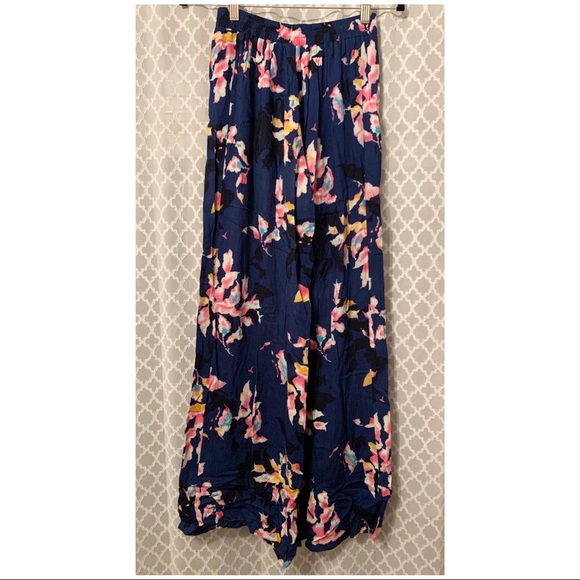 ASTR Floral Pants - Picture 3 of 4